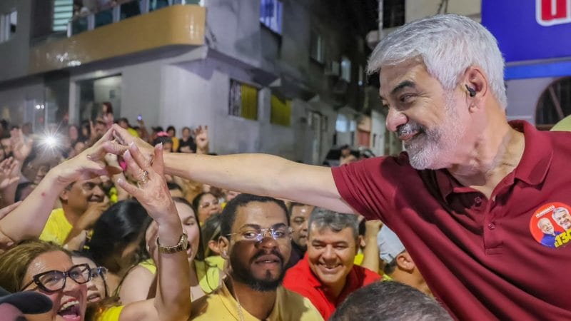 Humberto Costa recebe apoio de prefeito e participa de ato com João Campos no Agreste
