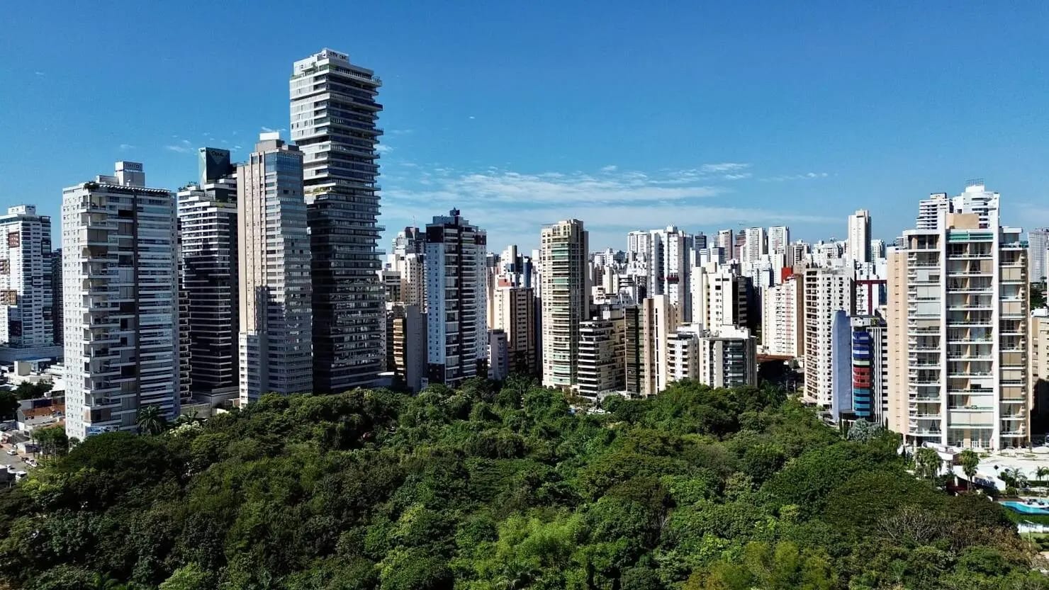 Goiânia se destaca no País com baixa desocupação e renda média de R$ 5,4 mil