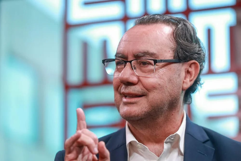 Augusto Cury cresce nas pesquisas e chega a 11% das intenções de voto para presidente