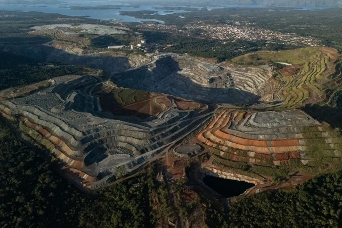 Lei de terras raras em Goiás gera tensão entre mineração e proteção do território Kalunga
