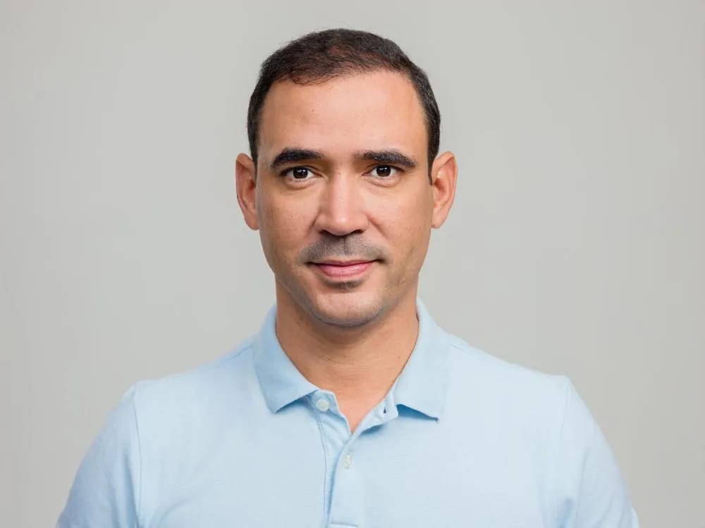 Vicentinho propõe romper com “velha política” na relação com servidores e apresenta carta de compromissos