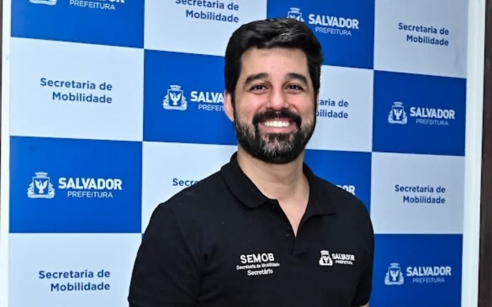 Prefeitura de Salvador confirma que secretário com prisão decretada está em Paris