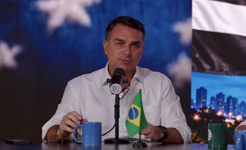 Flávio Bolsonaro recebe apoio de Ronaldo Caiado e promete aprovar a redução da maioridade penal e castração química