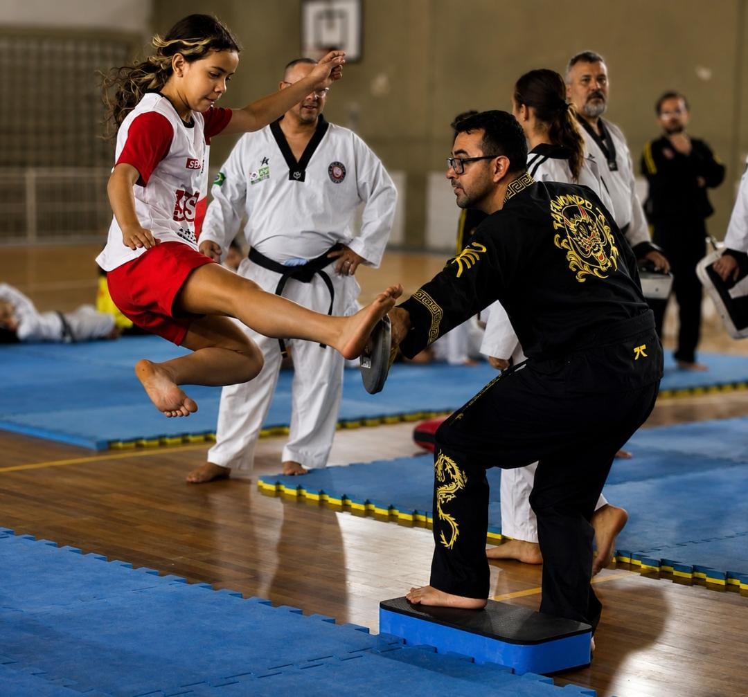Alunos do SuperEscola dão show no Festival de Taekwondo