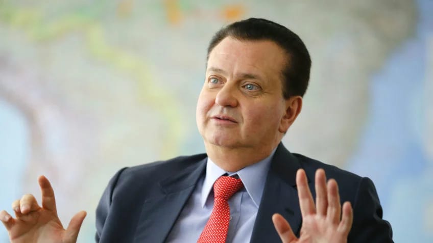 PSD é a favor do voto distrital misto e expulsará dissidentes, diz Kassab