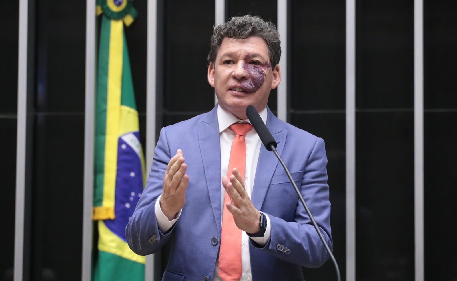 Câmara pode votar texto sobre "taxa das blusinhas"