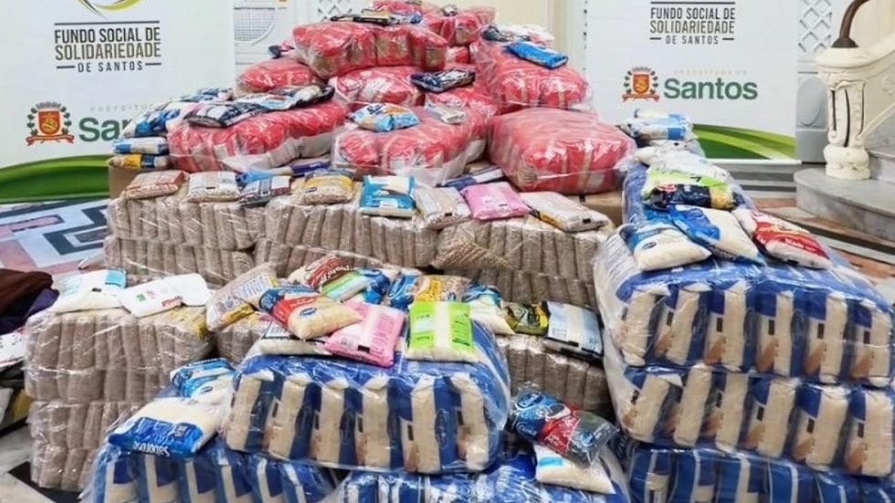 Fundo Social de Santos recebe doação de mais de uma tonelada de alimentos arrecadados em evento de design