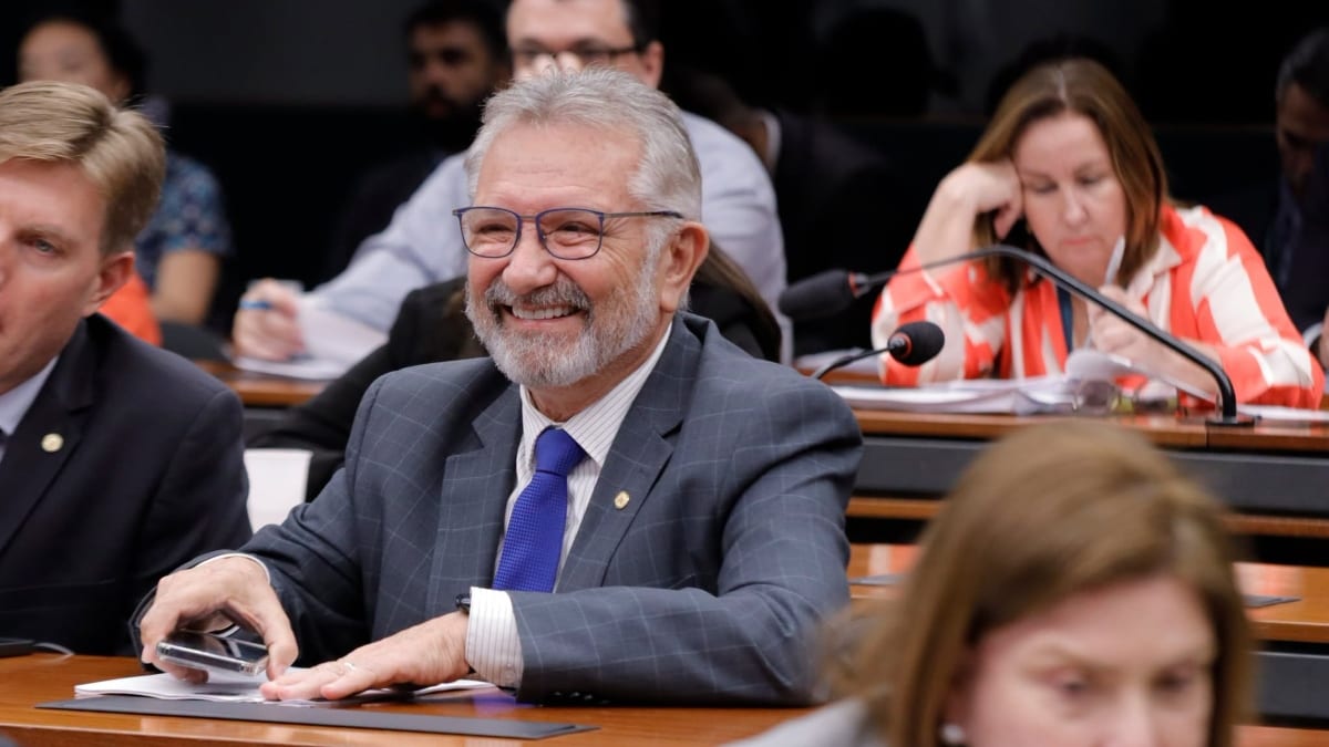 Busato é reeleito deputado federal com mais de 60 mil votos