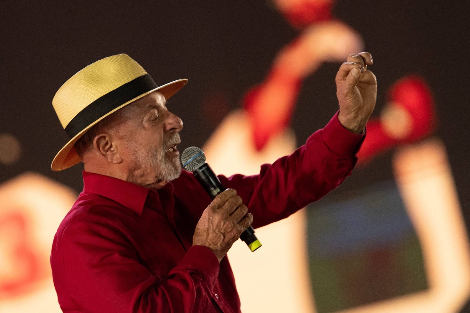Lula vai associar Flávio Bolsonaro a rachadinha, Vorcaro e miliciano em estreia de propaganda eleitoral