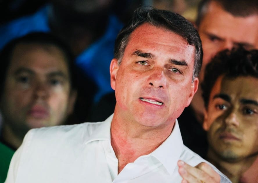 Flávio teve votação zerada em 106 urnas