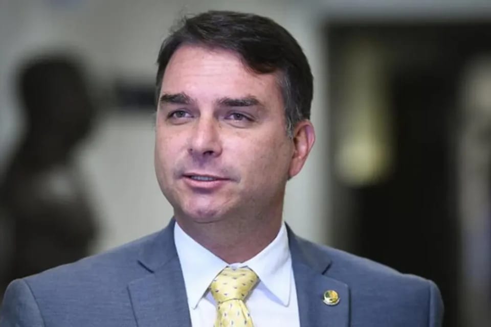 ‘Conte comigo’: Márcio diz ter recebido ligação de Flávio Bolsonaro após pedido de expulsão