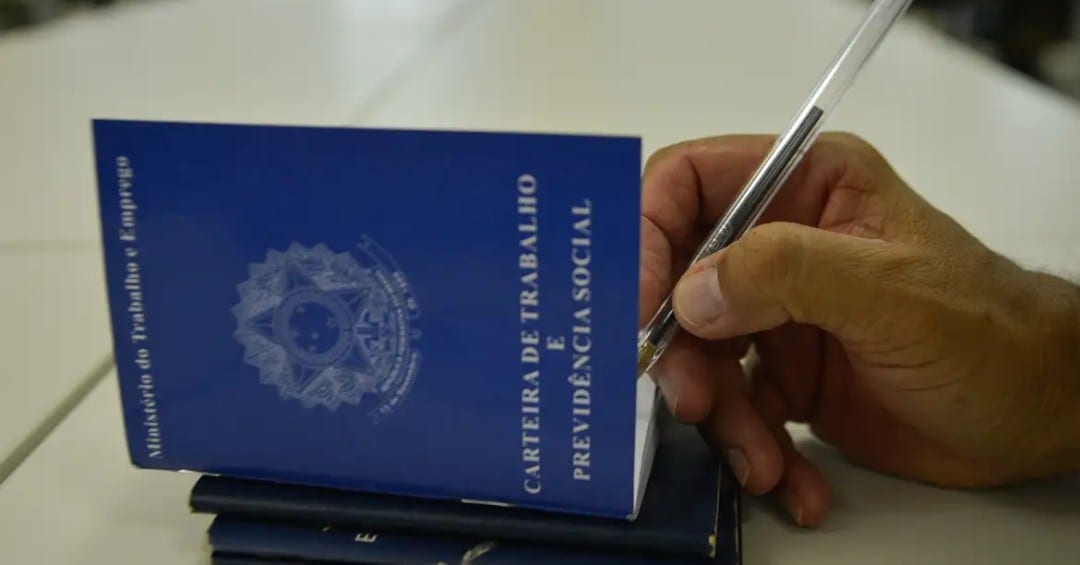 Salário mínimo deve chegar a R$ 1.741 em 2027, mas valor ainda pode mudar até o fim do ano
