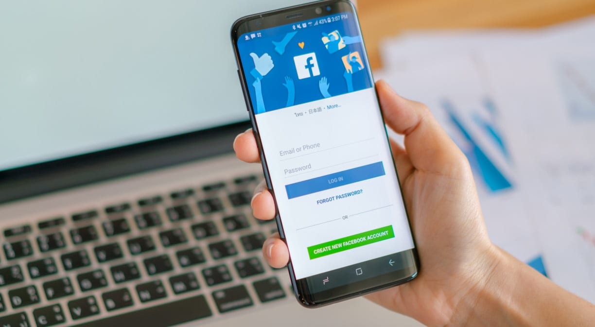 TSE determina que dona do Facebook esclareça em 48h restrições a posts da campanha de Lula