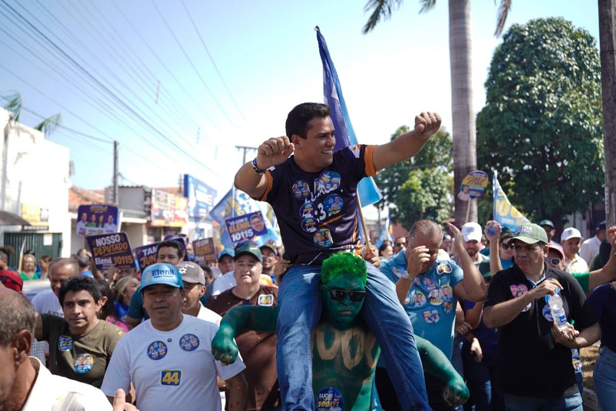 Wanderlei exalta Lucas Campelo durante caminhada que reuniu apoiadores em Araguaína