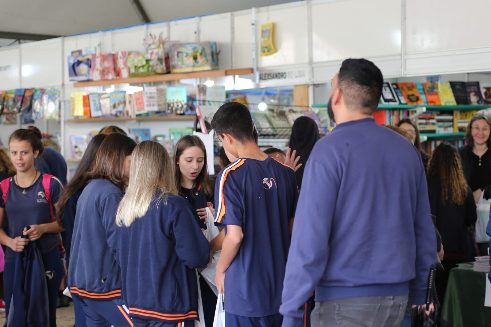 Prefeitura abre credenciamento para comerciantes ambulantes na 42ª Feira do Livro