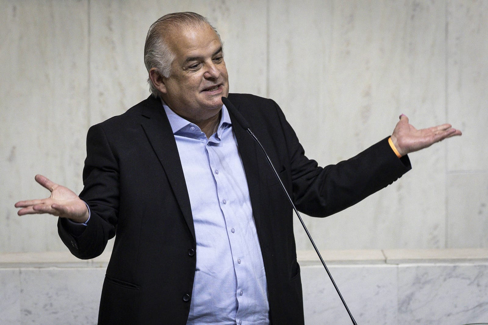Márcio França sugere voto nulo ou ‘em um homem’ para senador em ato
