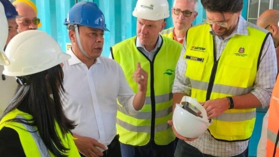 Com previsão para 2028, recuperação da ponte sobre o Rio Casqueiro é vistoriada em Cubatão