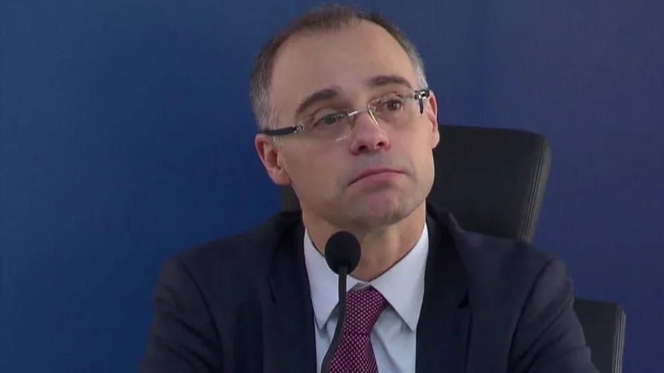 Instituto de Mendonça recebe R$ 11,5 milhões de contratos sem licitação