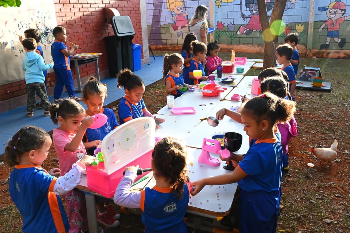 Servidores administrativos da Educação de Goiânia terão reajuste médio de 7,99% em 2026