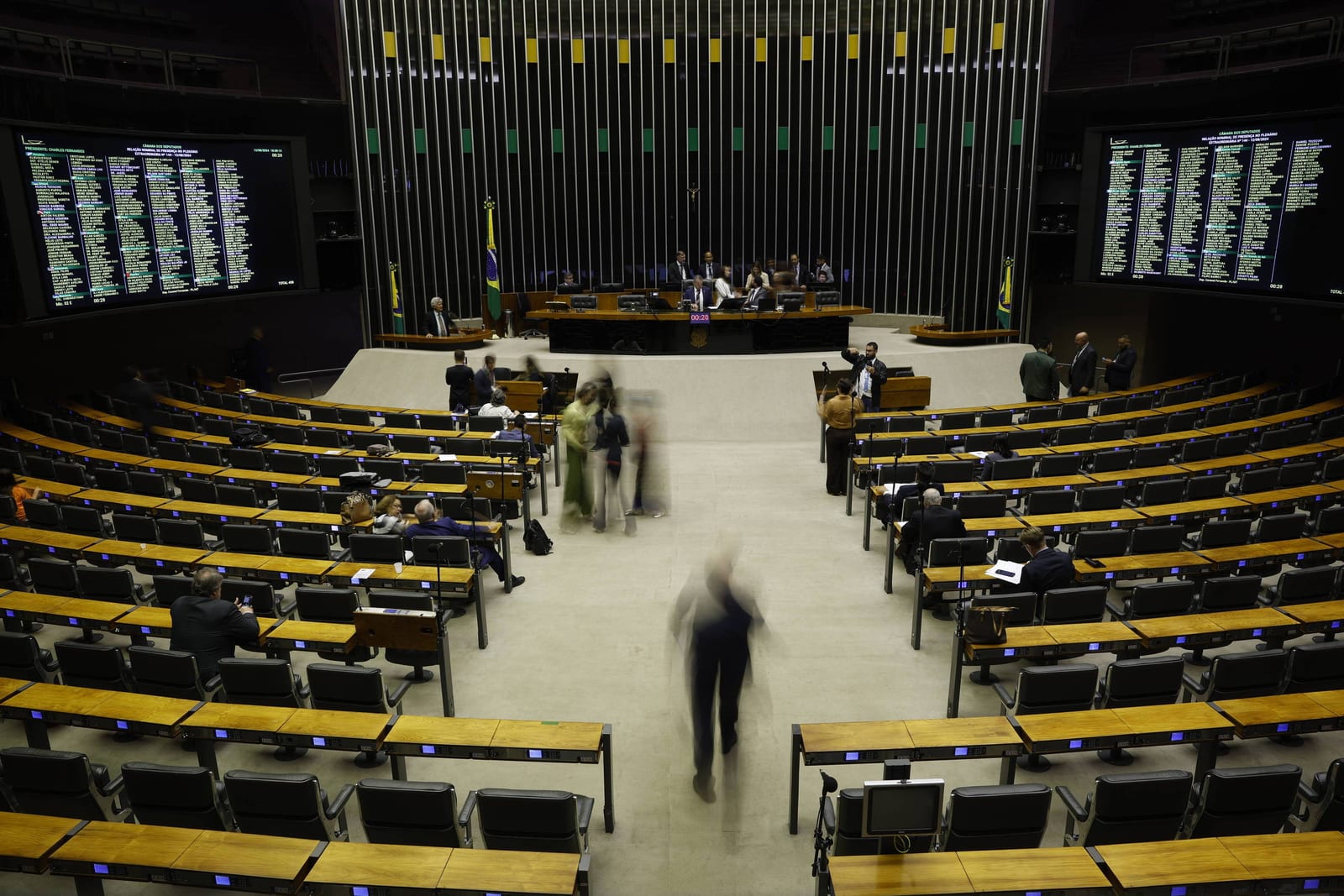 Emendas Pix aumentaram recursos e vantagem eleitoral de prefeitos aliados