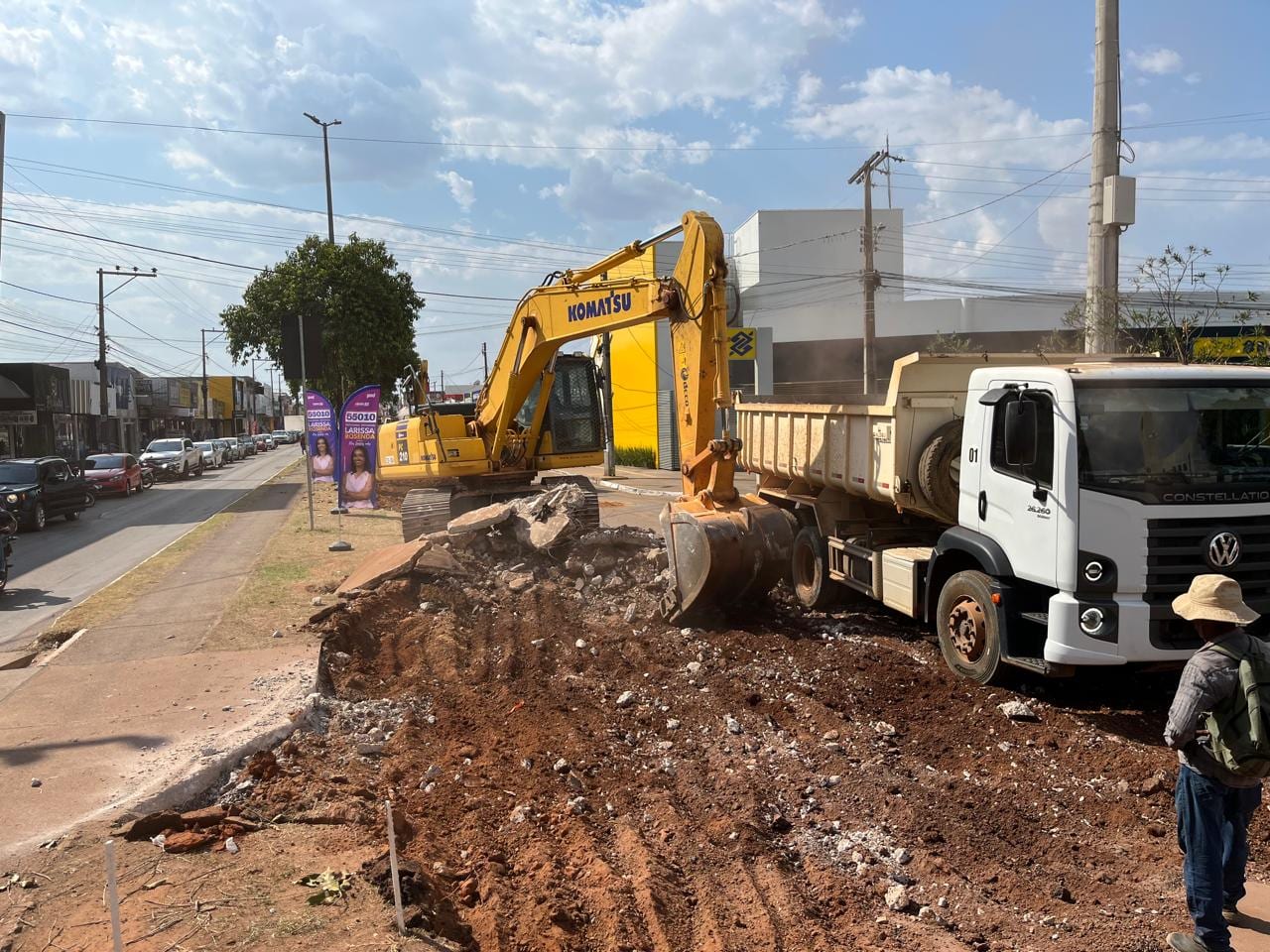 Obra na Avenida Tocantins amplia faixa entre rotatória e Rua 17