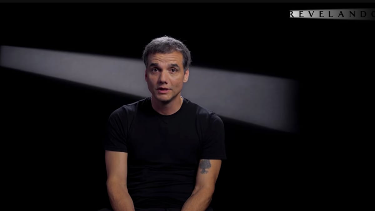 Wagner Moura faz alerta para "complô de traidores da pátria" de Flávio