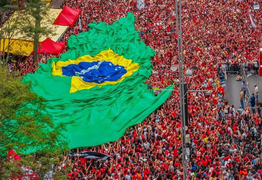 Confederação Nacional do Comércio cumprimenta presidente Lula pela reeleição