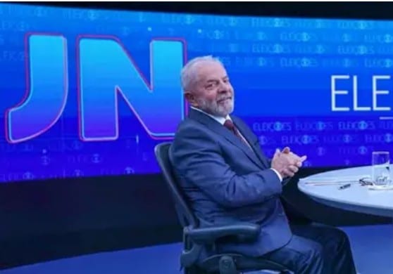 Toda vez que Lula aparece na Globo, a voz do presidente soa mais rouca e grave