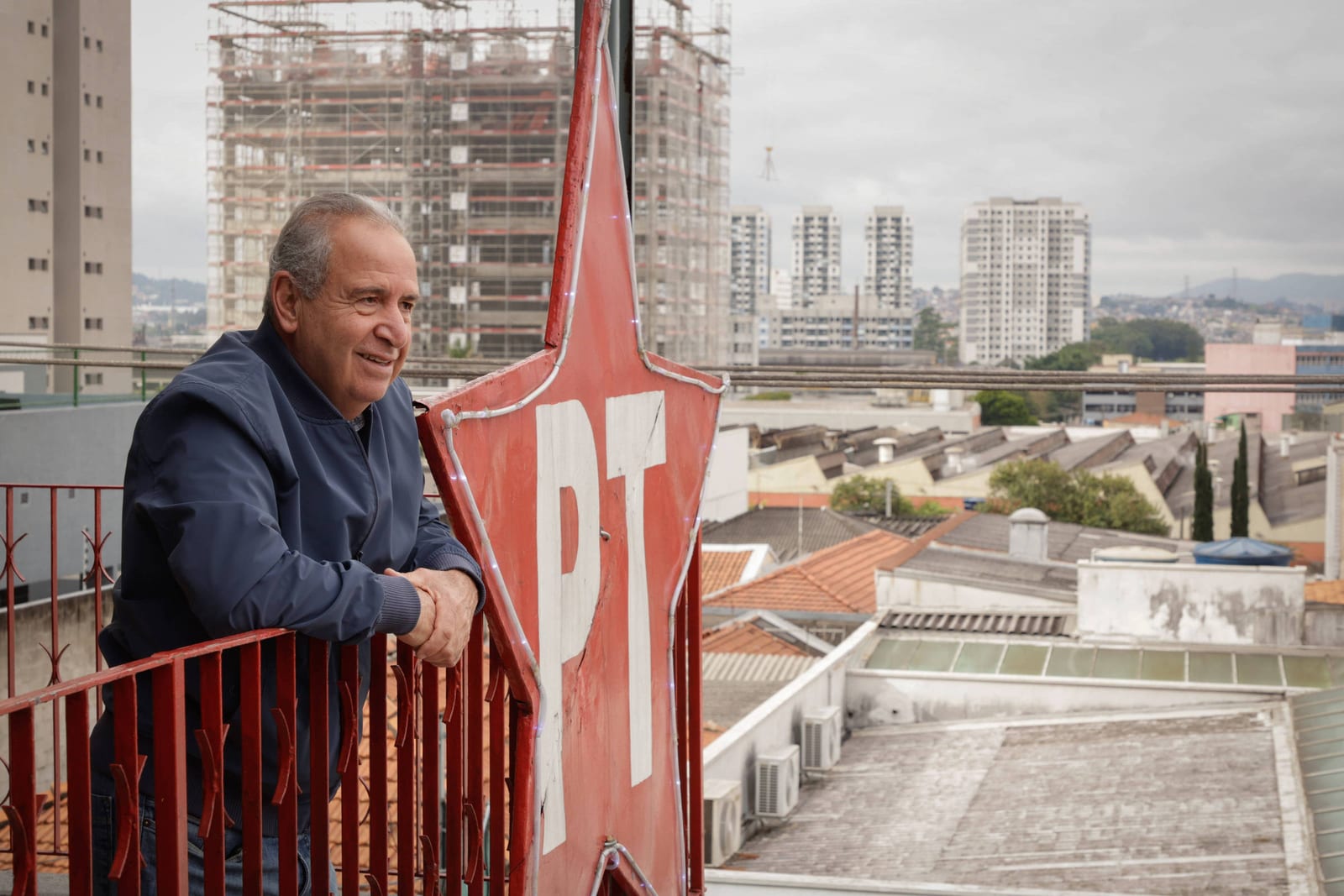Lula vira eleição em Osasco com barracas no calçadão e mobilização de estudantes e idosos