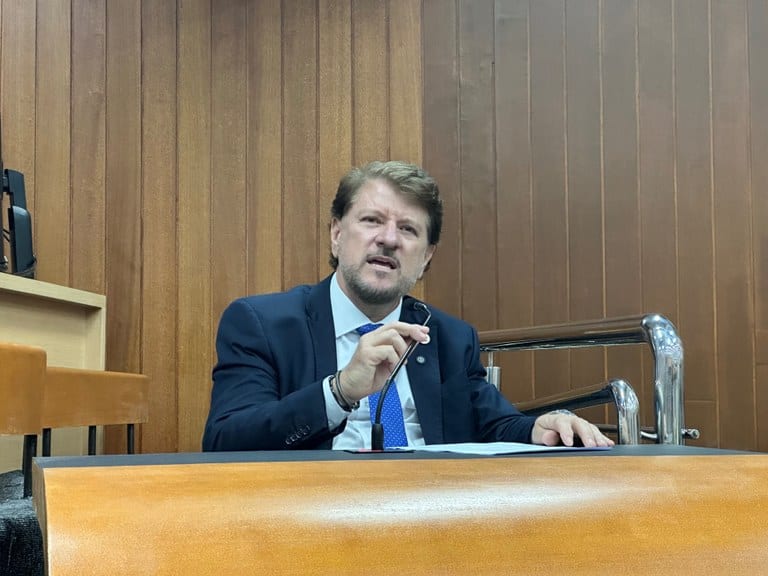 CCJ aprova criação do Programa Domingo Tem Teatro