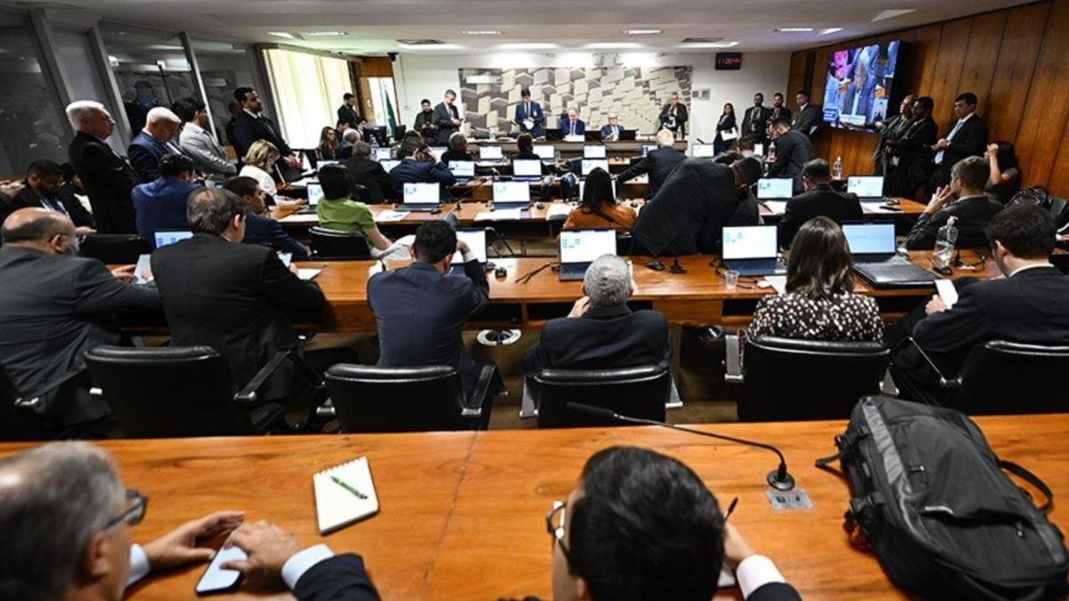 CAE aprova alíquotas previdenciárias municipais conforme PIB per capita