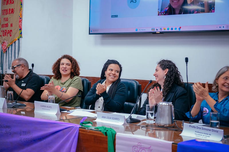 Seminário na Câmara discute atuação de obstetrizes na rede pública