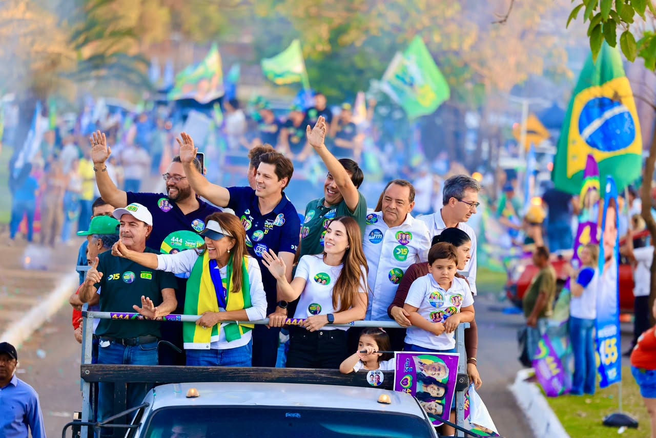 Zé Délio chama governo de Daniel Vilela de 'o melhor da história' em carreata