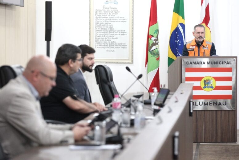 Comentário sobre A saia justa do Coronel Menestrina na Câmara de Blumenau por Edson José de Souza