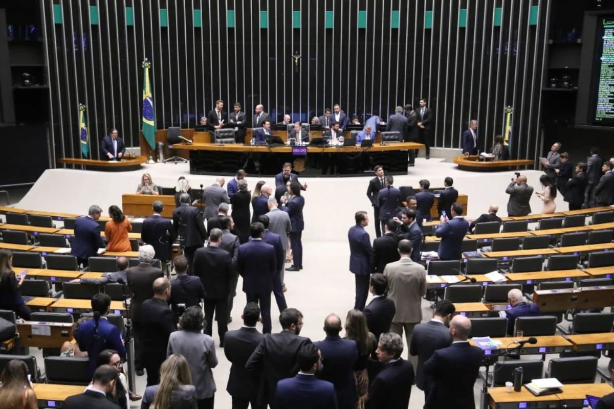 Eleições 2026: Câmara reelege mais da metade dos deputados que disputaram a vaga