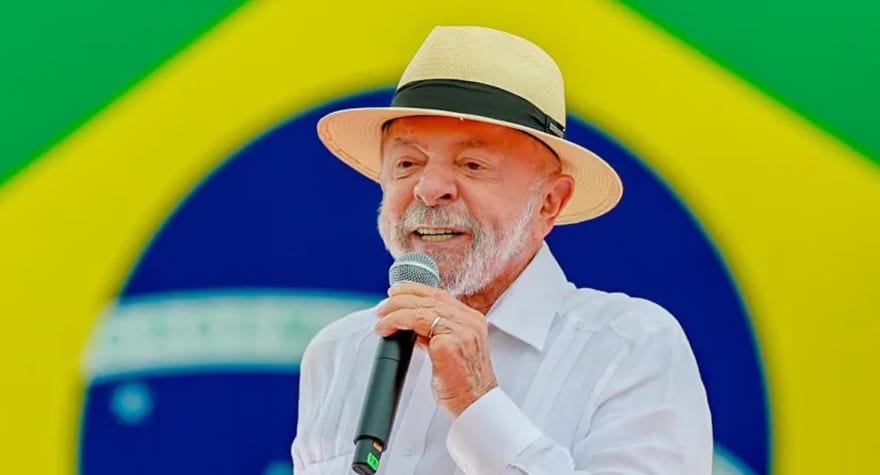 Dois dias após a reeleição histórica, Lula completa 81 anos