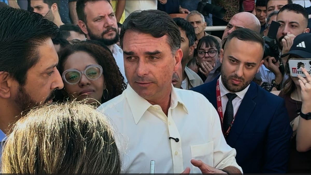 Flávio se reúne com ministro de Bukele e diz que experiência de El Salvador pode "inspirar"
