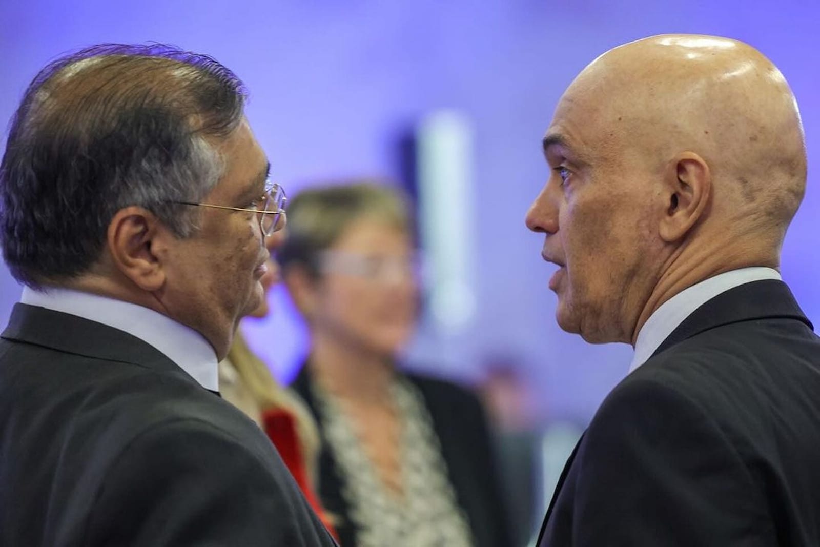 Dino e Moraes defendem rediscussão da exigência do diploma de jornalista