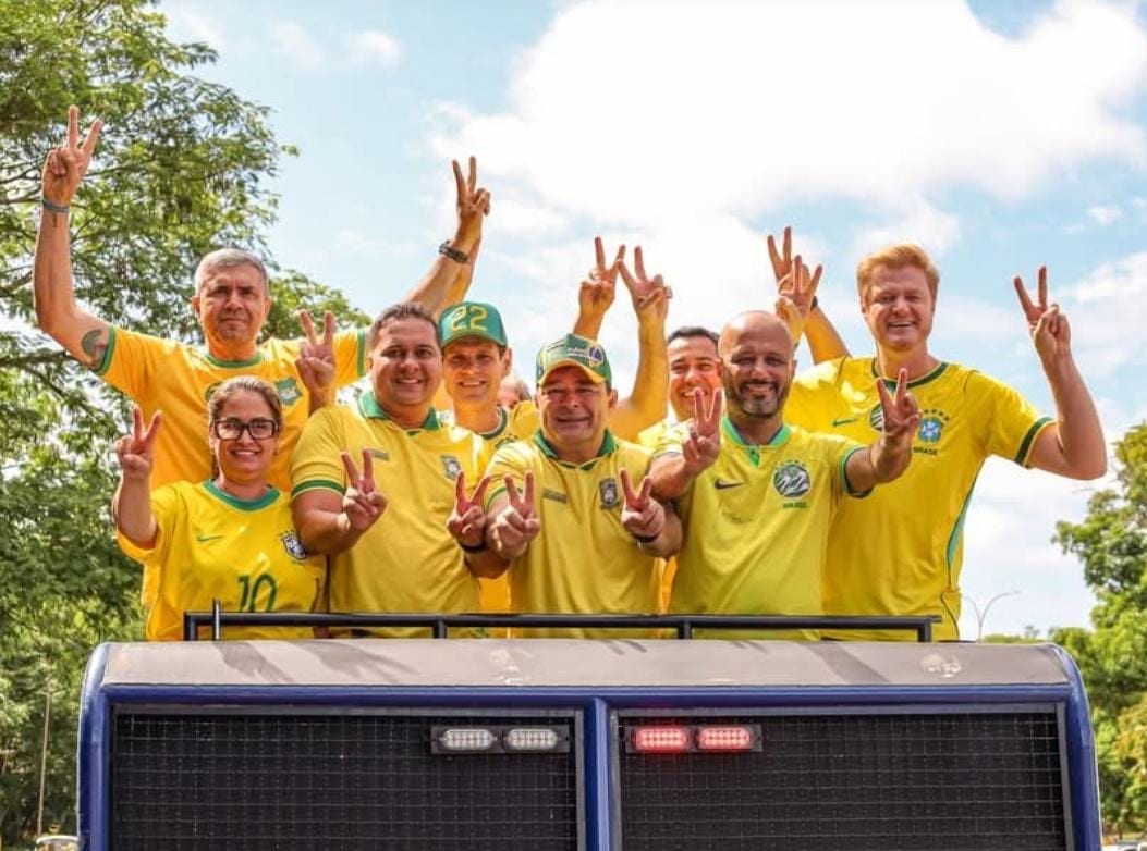 Major Vitor Hugo participou de carreata pró‑Flávio Bolsonaro em Jataí