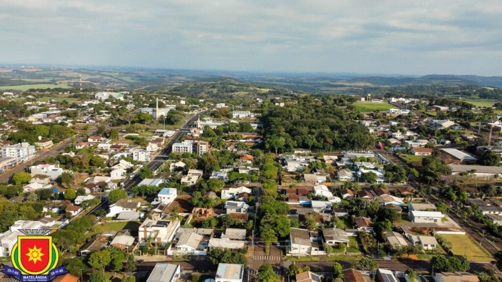 Governo do Paraná investe quase R$ 4 milhões em pavimentação de parque industrial em Matelândia, gerando empregos