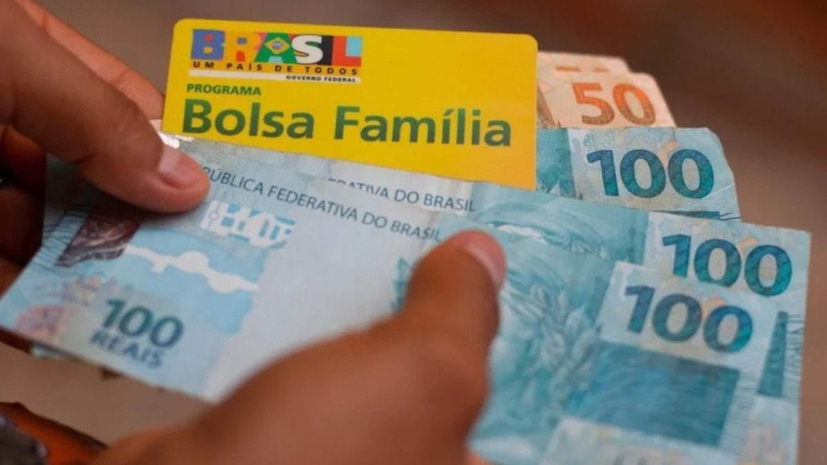 Nova lei atinge beneficiários do Bolsa Família e impede corte do pagamento quando jovem entra como aprendiz