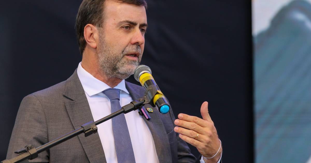 Responsável pela transmissão do horário eleitoral de Flavio Bolsonaro, EBC é chefiada por mulher de petista