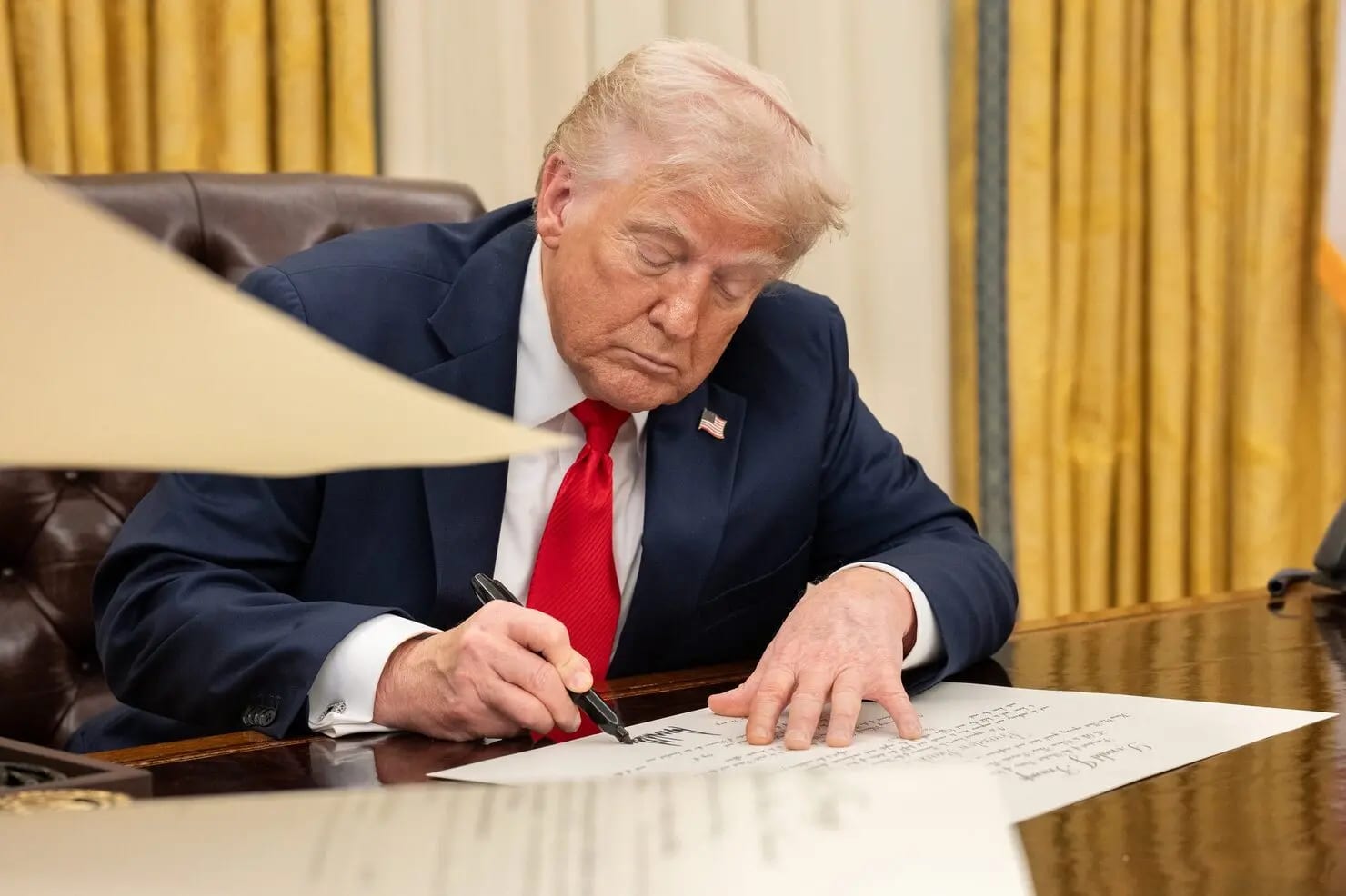 Trump defende ações contra Irã e ameaça Cuba na abertura da ONU