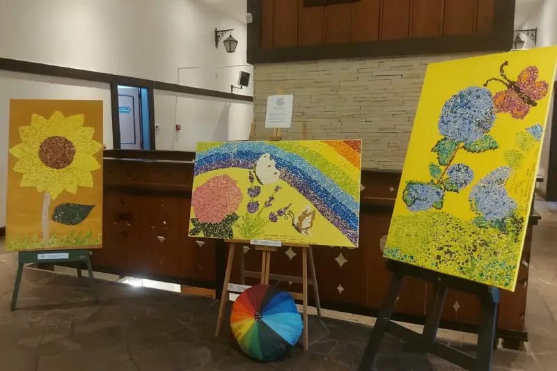 Arte que Acolhe: Mostra de Artesanato e Arte Terapêutica