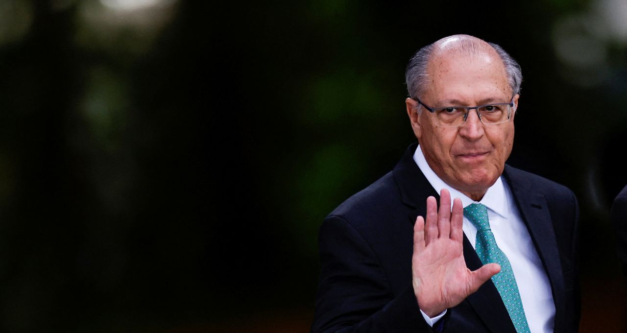 Alckmin compara desempenho da indústria entre governos
