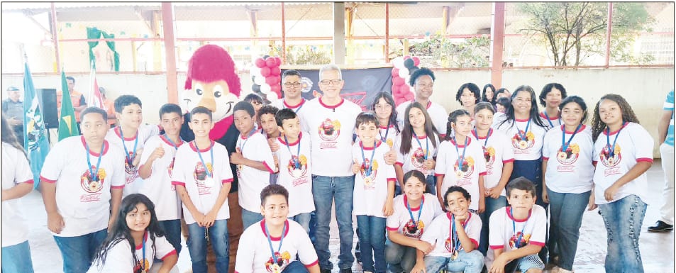 Proerd realiza formatura na EMEF Maria Barbosa