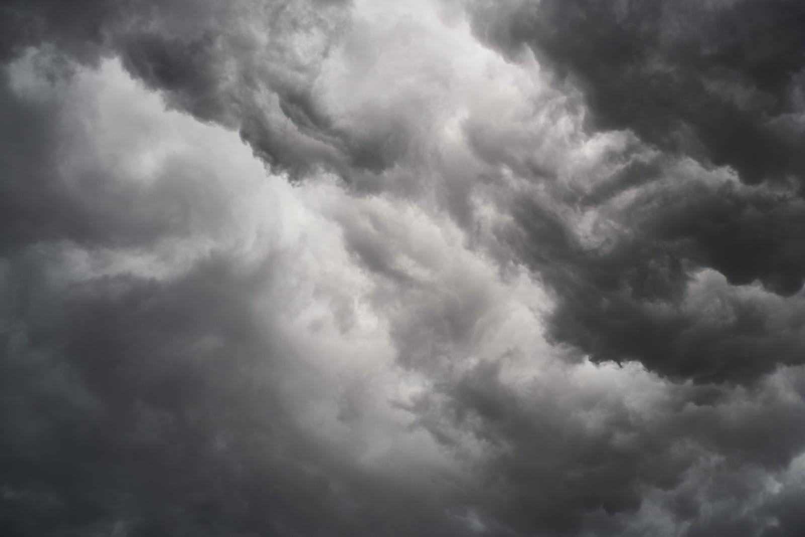 Sexta-feira (16) em Goiânia terá chuva nos três períodos e temperaturas entre 20°C e 30°C