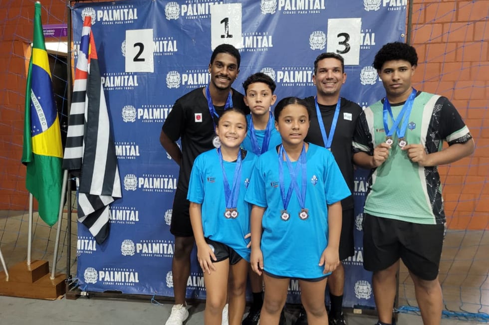 Equipe de badminton de Presidente Prudente conquista 13 medalhas em competição regional
