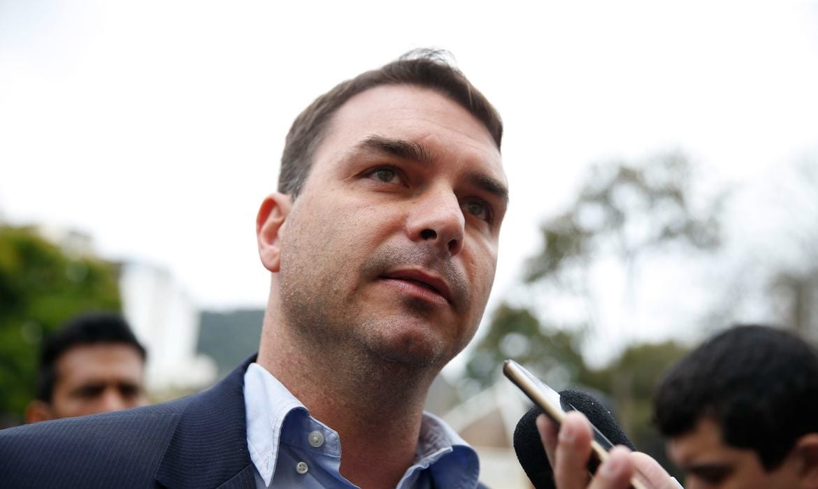 Flávio Bolsonaro e seus 60 milhões de eleitores
