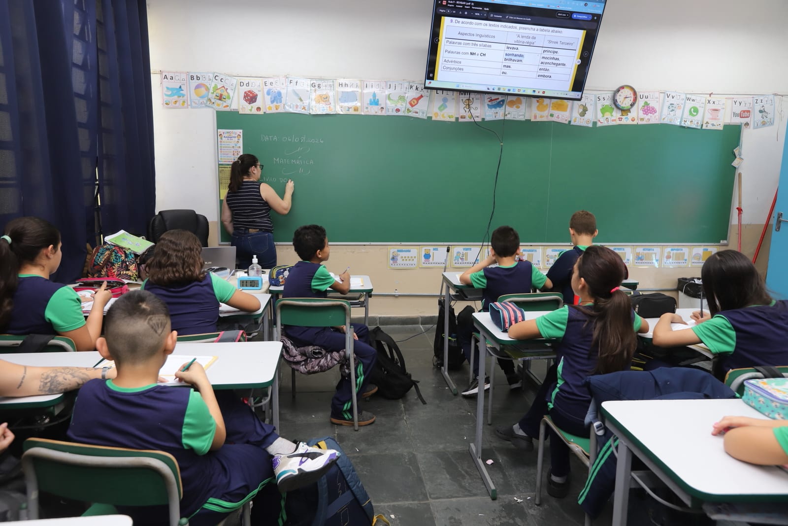 Jacareí abre processo seletivo para professores e agentes escolares
